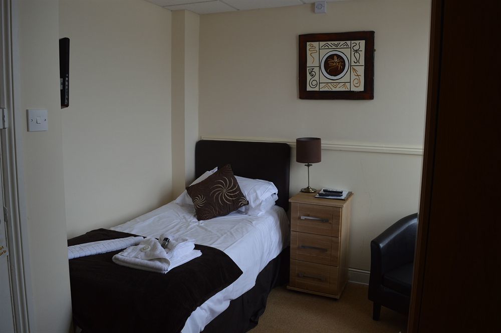 The Sheldon B&B - Free Private Parking Истборн Екстериор снимка